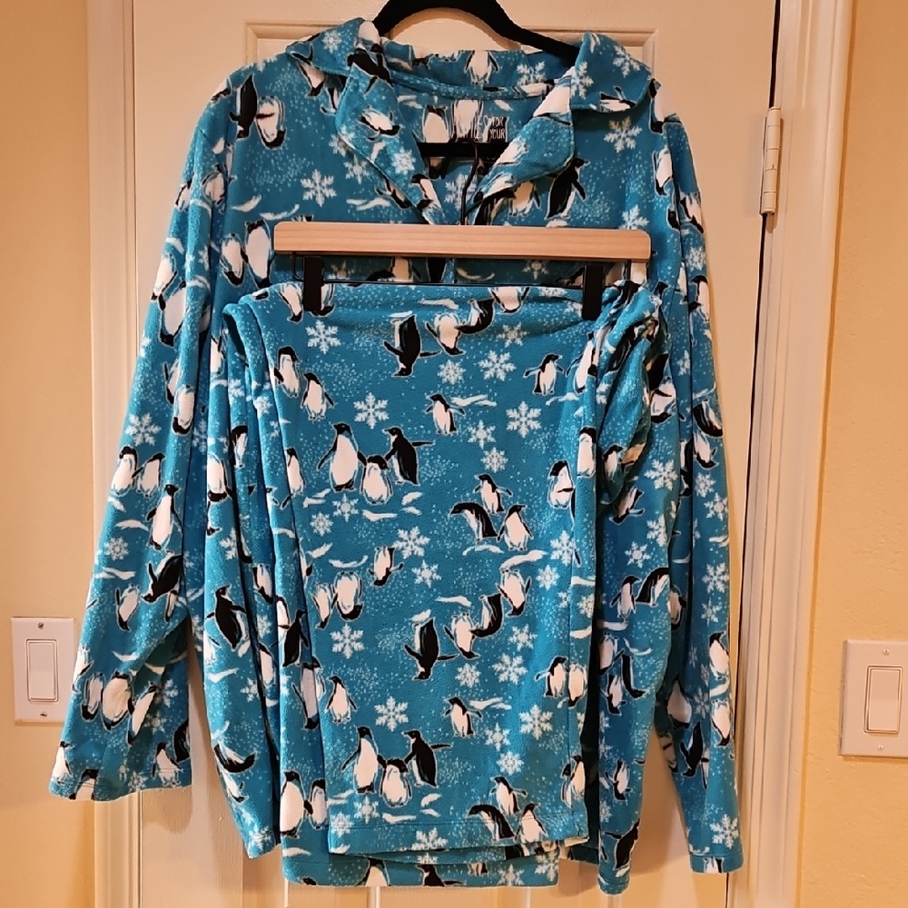 Cozy Penguin Print Women's Pajama Set - Teal